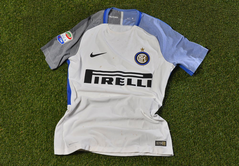 INTERNAZIONALE F.C. 2017/2018 PHOTOMATCHED UNWASHED MATCH WORN SHIRT vs SAMPDORIA * PERISIC IVAN * - Image 3