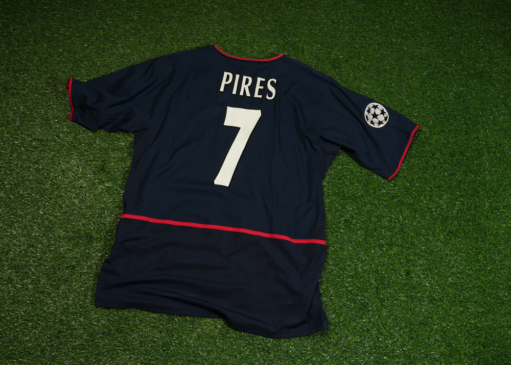 ARSENAL F.C. 2002/2003 CHAMPIONS LEAGUE MATCH WORN SHIRT * PIRES ROBERT * - Image 4